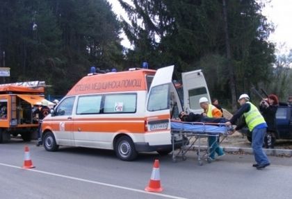 Тежка катастрофа край Сливен, мъж бере душа