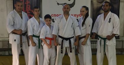 Стрелци и каратисти поднасят емоции на варненци