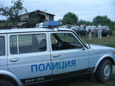 Собственик на ферма преби трима свои служители, решили да напуснат