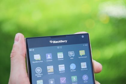 BlackBerry: гъвкавите смартфони са преходна мода