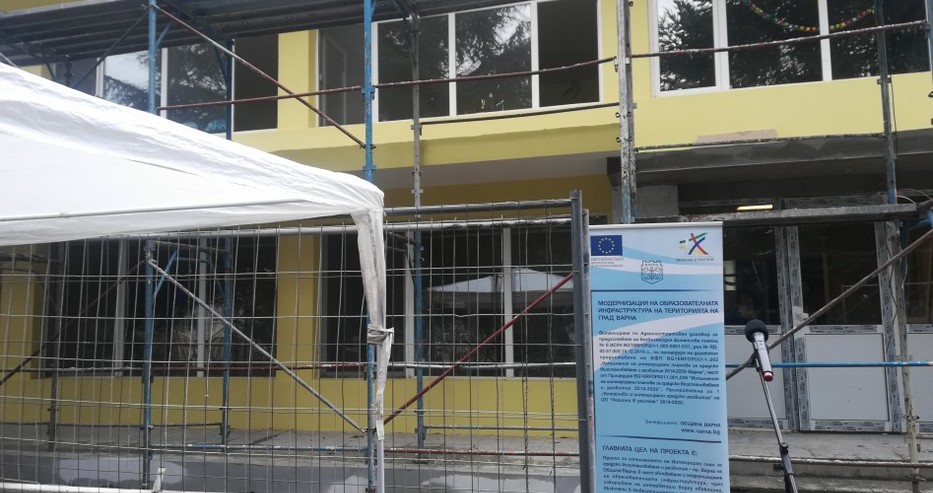 Ремонтират ОУ „Н. Вапцаров“ и детска градина „Първи юни“ във Варна (снимки)