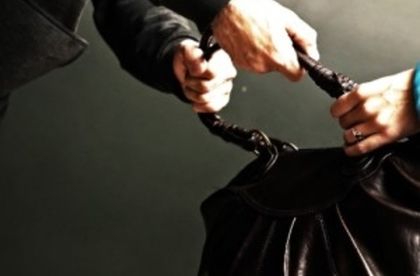 Закопчаха двама бабаити, нападали жени в гръб
