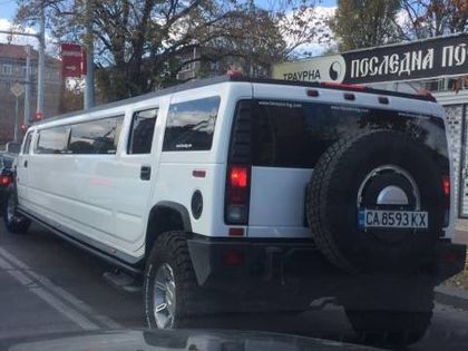 20-метров Хамър обикаля по улиците на Пловдив
