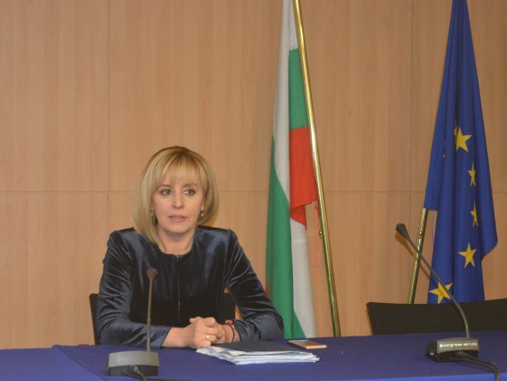 Омбудсманът Мая Манолова ще проведe среща при правосъдния министър заради проблеми с Търговския регистър