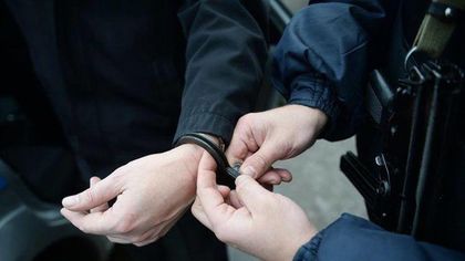 Тийн удари полицай в Димитровград, спрели го до хотел, зарибявал с дрога