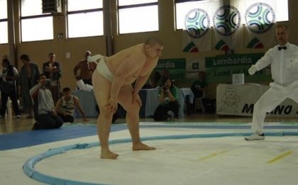 Аоияма допусна осма загуба във Фукуока