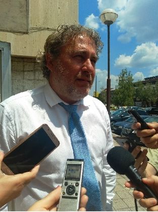 Кърджали: Министър Боил Банов се срещна с представители на Театрално-музикалния център в града и обеща нов автобус за турнета на артистите