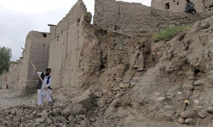 Жертвите на труса в Афганистан вече над 100