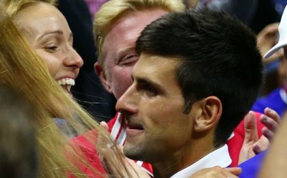 Джокович - джуниър позна татко си на плакат