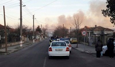 Загинали са двама в къща до релсите