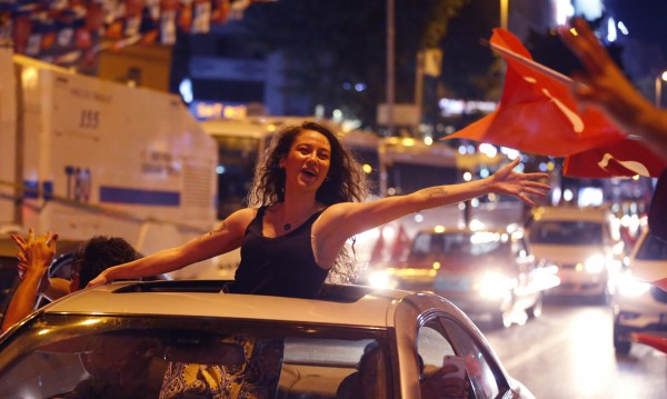 Изборът на Имамоглу: Популизъм или светска Турция?