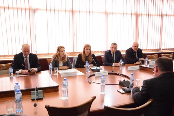 Министър Николина Ангелкова след среща с контролните органи във Варна: Подготовката за летния сезон върви добре, заедно ще гарантираме качеството на дестинацията