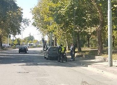Полицията в действие - за минути свалиха номерата на кола