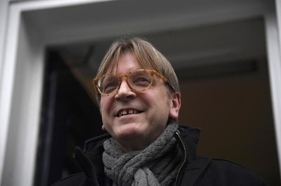 Ги Верхофстат ще създаде политическо движение с партията на Макрон