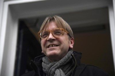 Ги Верхофстат ще създаде политическо движение с партията на Макрон