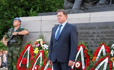 Министър Ненчев: 609 лева начална заплата в армията е малко