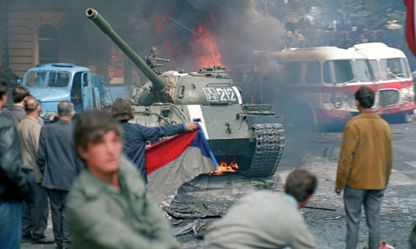 Август 1968 година, Прага: Видях как танковете прегазиха мечтите