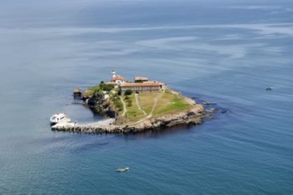 Бургас: Водолази ще почистят морското дъно около остров Света Анастасия на 1 юни