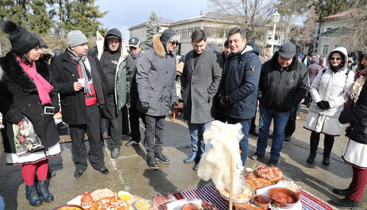 Празник на греяната ракия в село Бабово