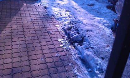 Свидетелка на пожара: Беше страшно! Пламъците стигаха до покрива на къщата на кмета! (ВИДЕО)