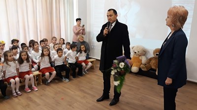 Детска градина в Пловдив събира играчки за кучетата в зооприюта