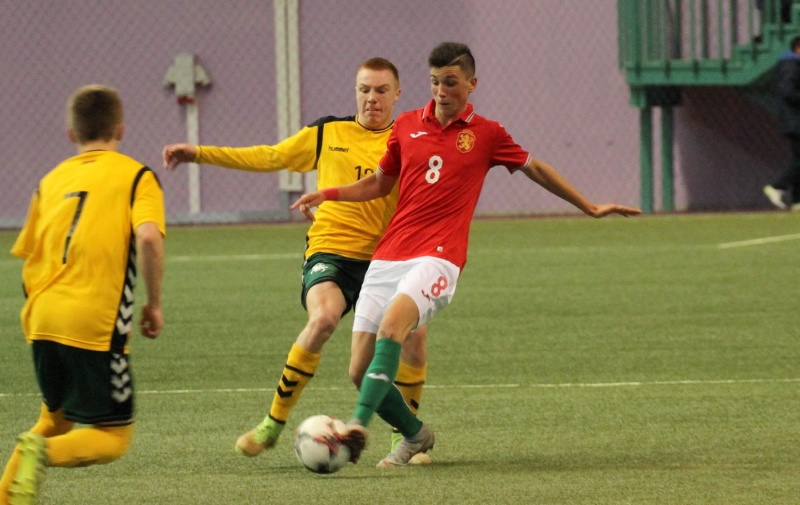 България U17 не успя да победи Литва в Минск