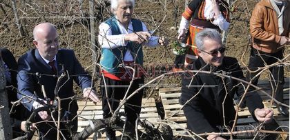 Дипломати и депутати зарязаха край Стамболово