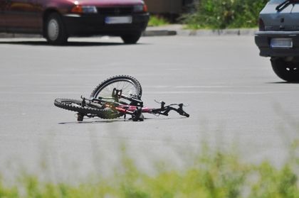 Столичанин помете велосипедист в Раковски, счупи му ключицата