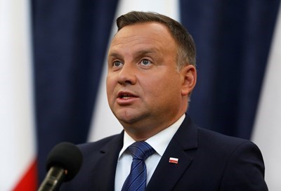 Полицейски автомобил, ескортиращ президента на Полша, е блъснал дете