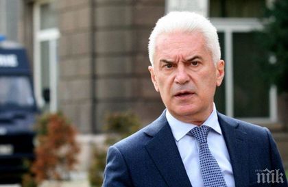 Волен Сидеров с изявление след оставката на Валери Симеонов