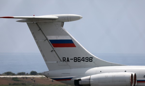 Руски самолет кацна аварийно в Бурятия, пилотите загинаха
