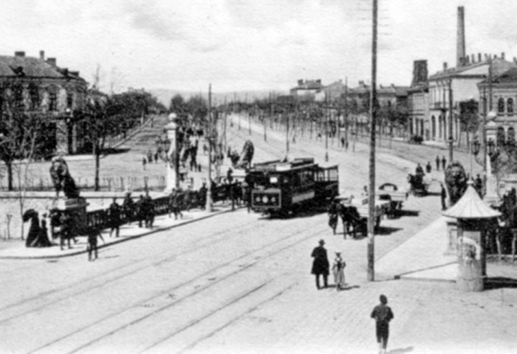 Лъвов мост e част от замислен паметник на четирима книжари