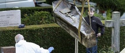 Ексхумация на труп разкри убийство във Варна! Син убил и погребал баща си