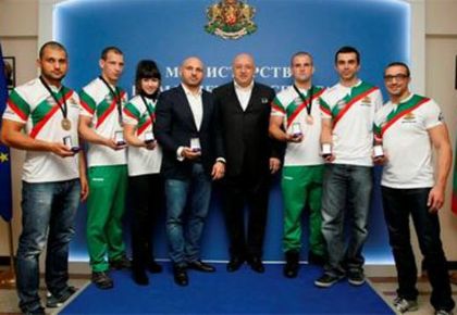 Красен Кралев отличи ММА медалисти от Европейското