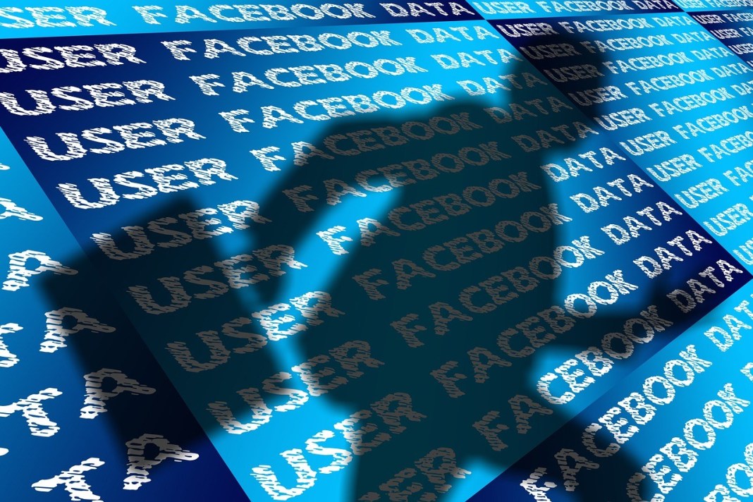 Facebook съди двама украинци за кражба на данни през браузъра