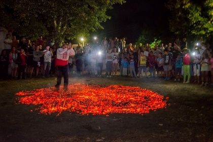 Нестинари танцуват на Фестивала на кешкека в Радилово