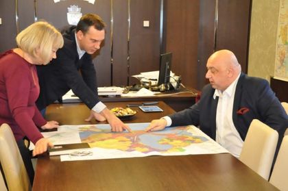 Бургас: Министър Красен Кралев и кметът Димитър Николов обсъдиха възможностите за изграждане на нов стадион в града
