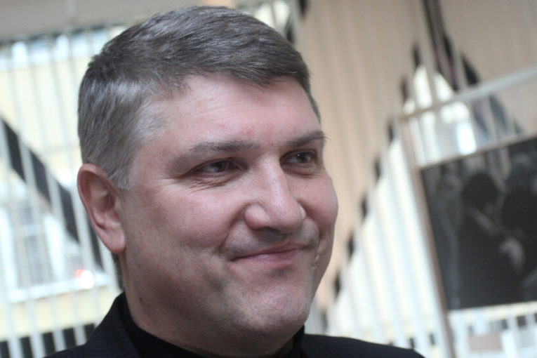 Терасата на шефа на КОНПИ “изяде” главата на Влади Калинов