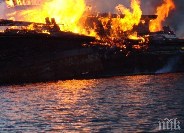Продължава пожара на танкерите в Черно море