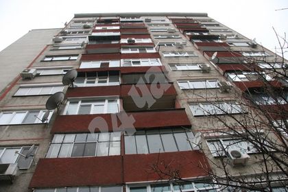 Мъж отишъл на хотел след земетресението, баба Надя зъзне и не смее да запали печката