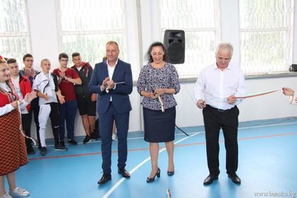 Георги Икономов преряза лентата на реновирания салон в ПГЕЕ Банско