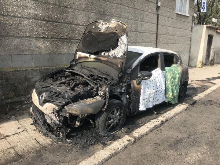 Автомобил пламна и изгоря снощи в Разград