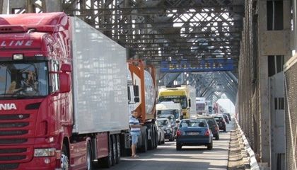 Интензивен трафик на Дунав мост