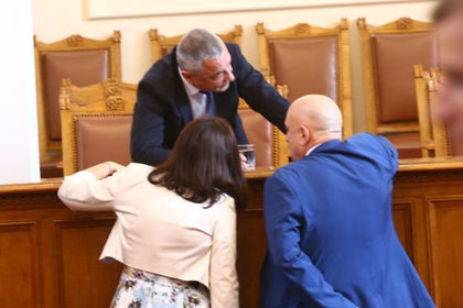 ДПС и НФСБ в лют скандал заради закона за шума (СНИМКИ)