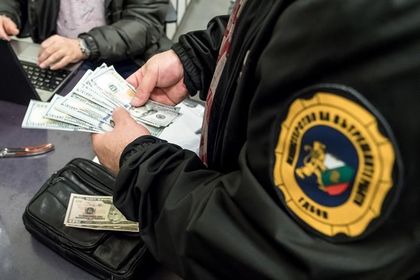 Шестима души са задържани за участие в организирана престъпна група, занимавала се с фалшиви ТЕЛК-решения във Варна (ОБЗОР)