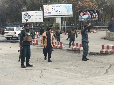 Най-малко 3 загинаха при експлозия близо до училище в Кабул