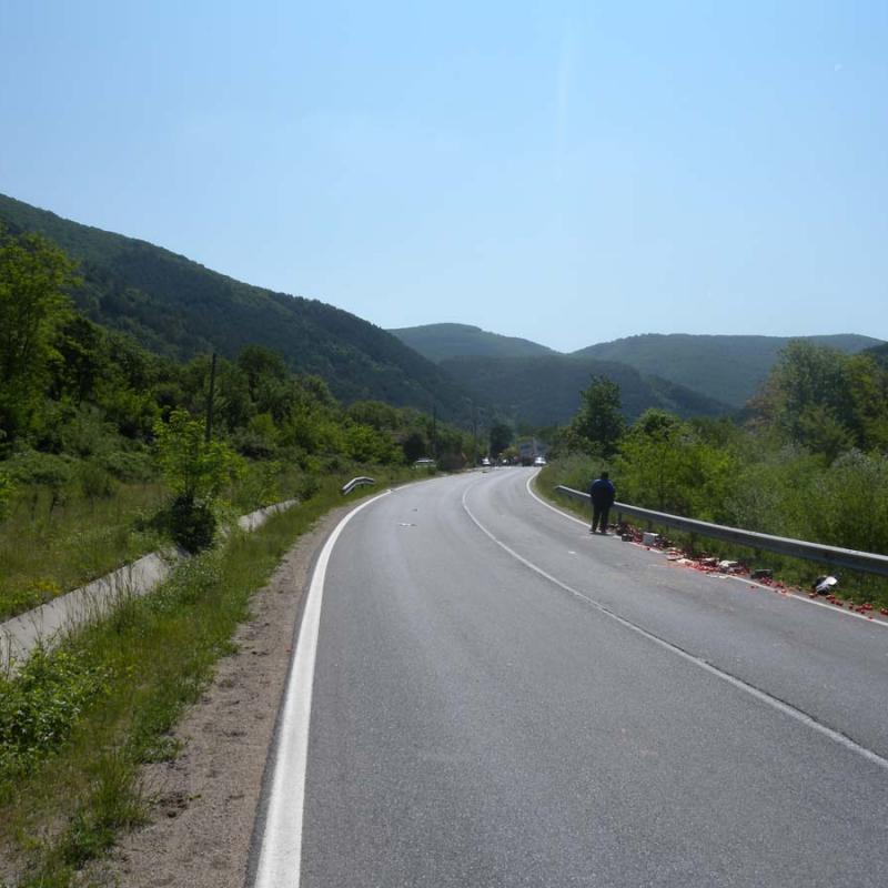 АПИ: Временно движението по път II-55 през Прохода на Републиката при км 33 в посока Гурково – Велико Търново се осъществява в една лента поради катастрофирал тир