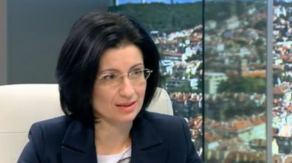 Соня Найденова: Ако има заговор за сваляне на правителството, да се намесят службите