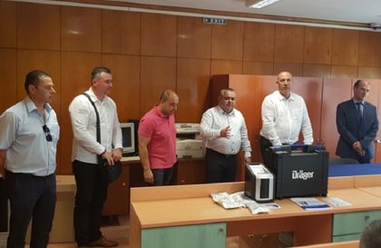ШОК ЗА ДЖИГИТИТЕ! Полицията в Поморие лови надрусани шофьори със супер дрегер (СНИМКИ)