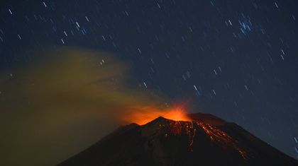 Вулканът Попокатепетъл затвори мексиканско летище /Видео/